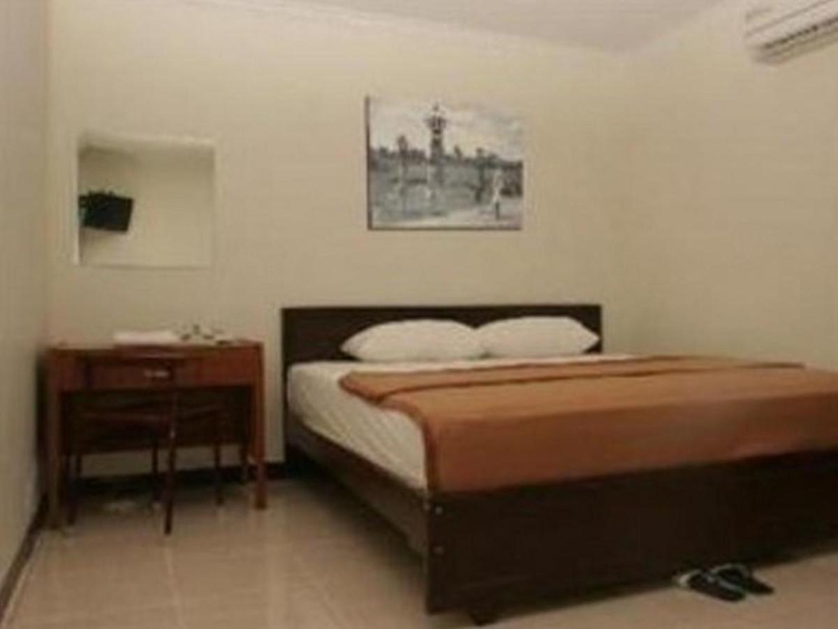 Hotel Aroma Inn Понтианак Экстерьер фото