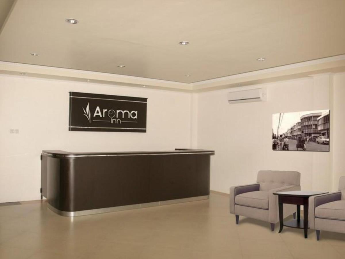 Hotel Aroma Inn Понтианак Экстерьер фото